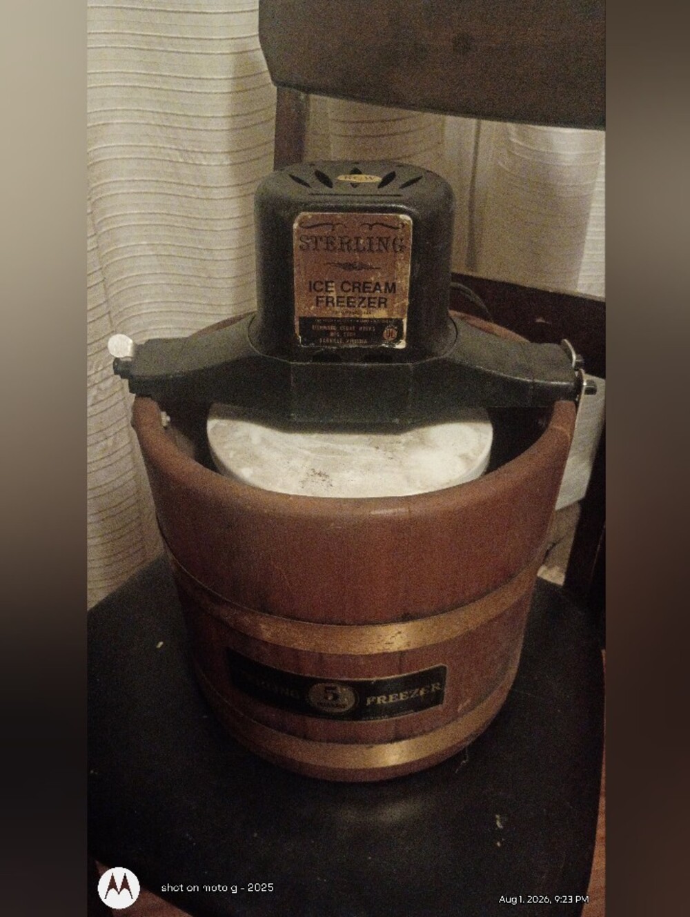 Vintage Richmond Cedar Works (RCW) Sterling 5-Quart Electric Ice Cream Freezer